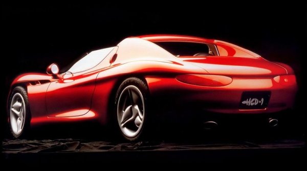 Прототипът е оборудван с трансмисия на всички колела и независимо окачване, но двигателят е съвсем обикновен - двулитров агрегат с шестнадесет клапана с мощност 150 к.с.
По същество това е разработването на концепция за сравнително достъпни спортни купета, базирани на компоненти от конвенционални модели. И както знаем, с течение на времето комбинацията Tiburon-Coupe се появява в гамата на марката.
